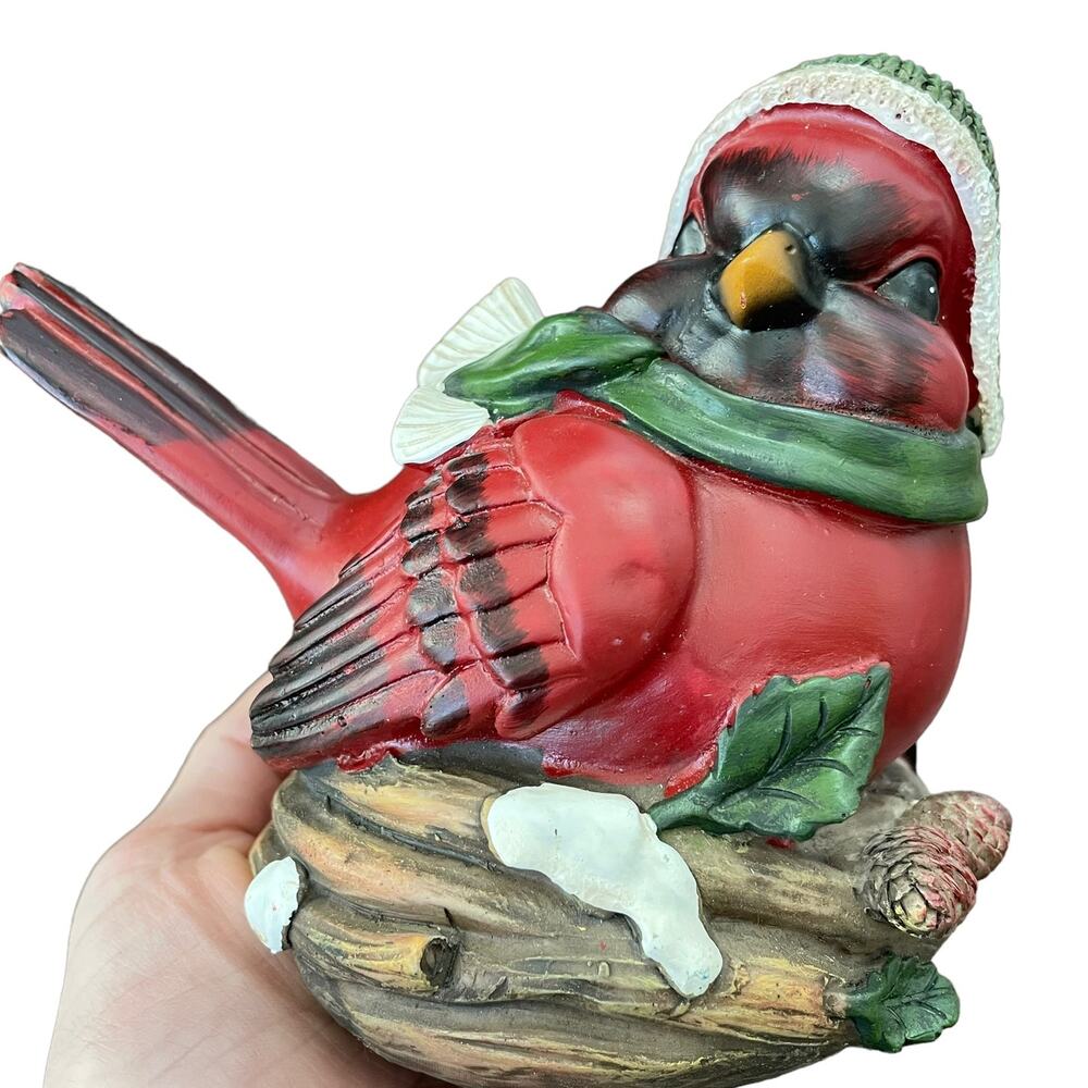 Winter Cardinal Bird In Nest Figure Red Green Hat Scarf Resin Decor CHIP READ